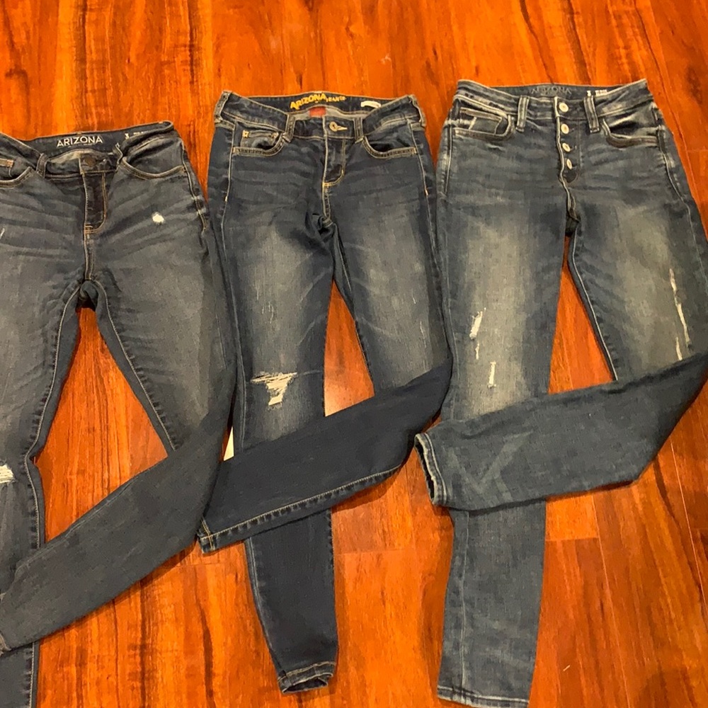 Woman’s skinny jeans